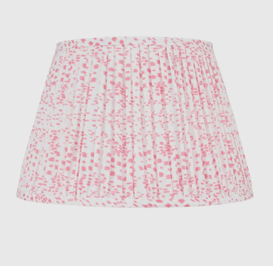 10.5” x 16” x 10.5”H Pleated Softback Shade