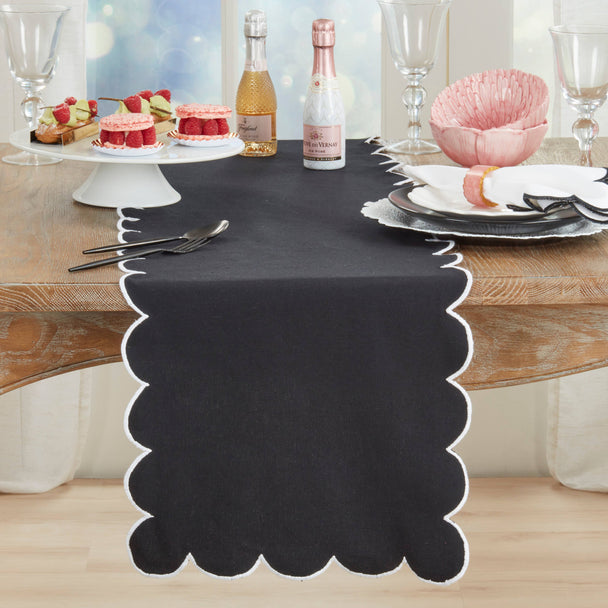 Cotton Scalloped Table Runner
